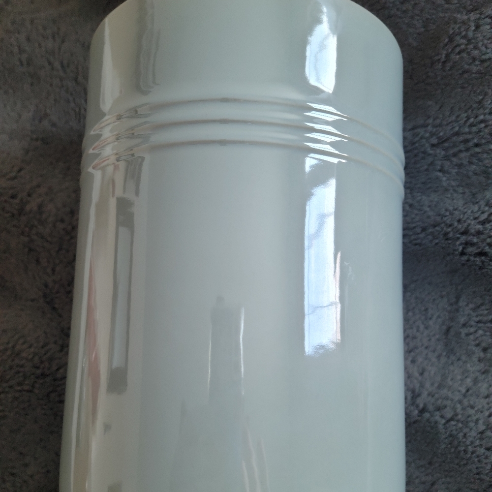 NWT Le Creuset 2.5 QT. Canister with Lid - Picture 2 of 4